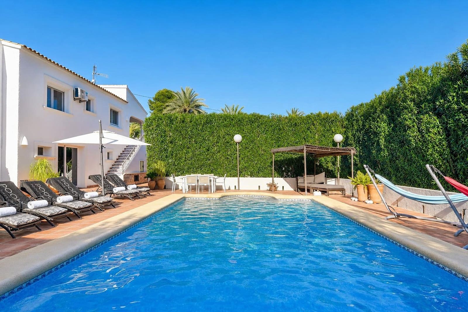 6 bedroom Villa for holiday rental in Moraira with pool garage - € 1,688 (Ref: 4881641)
