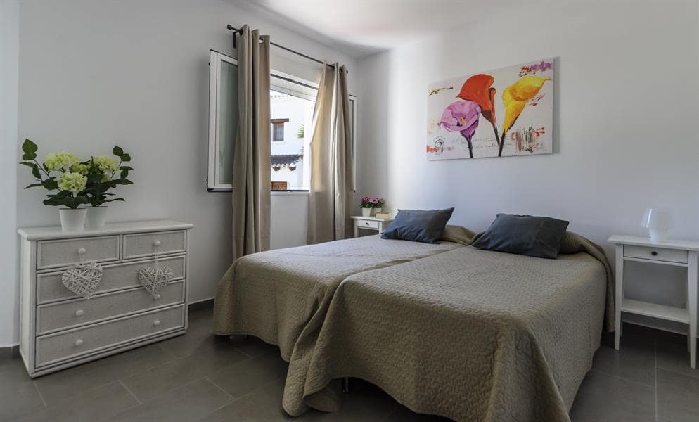 5 bedroom Villa for holiday rental in Moraira with pool garage - € 1,155 (Ref: 4881642)