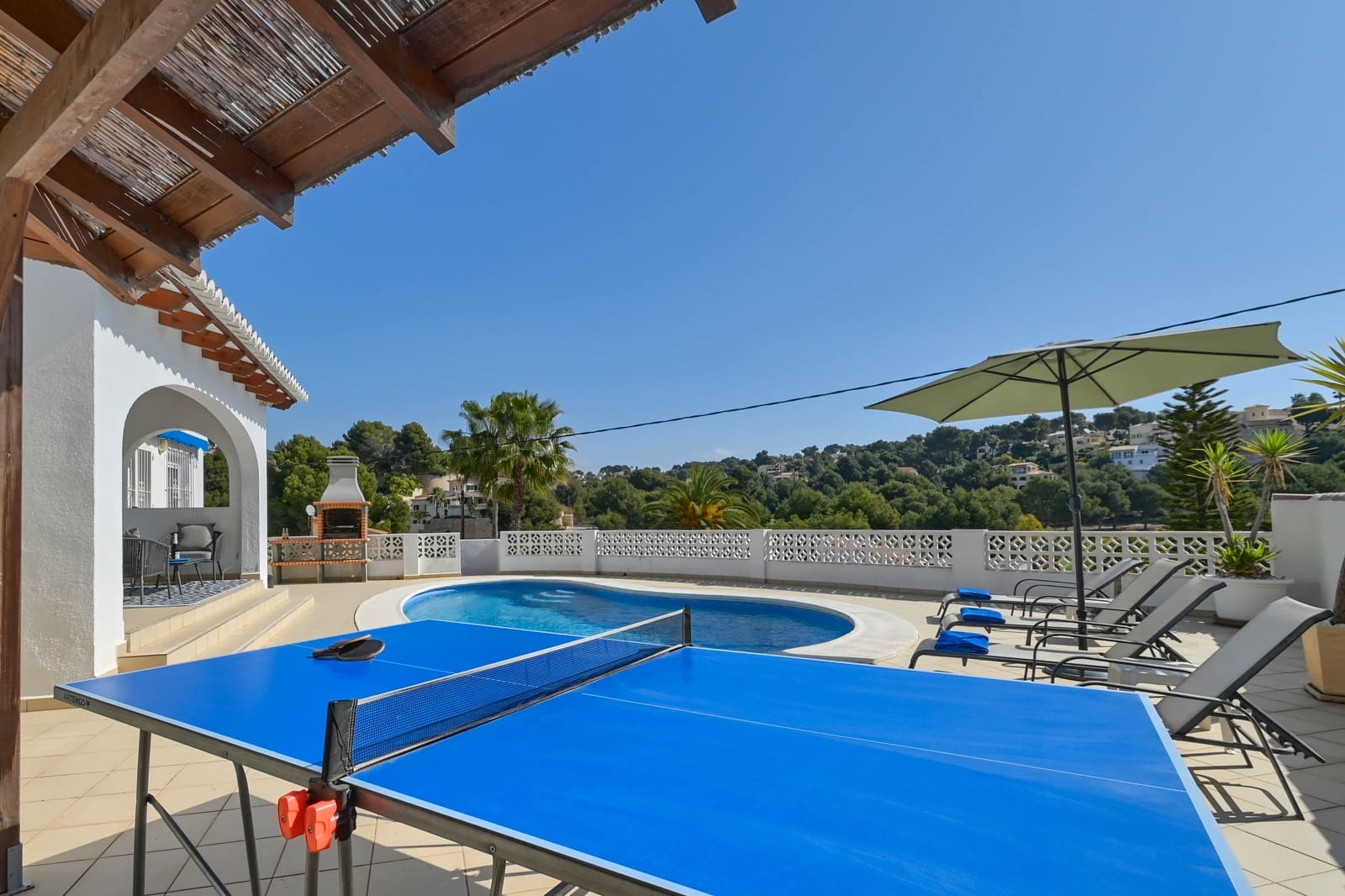 3 makuuhuone Maalaistalo lomavuokrausta paikassa Benissa mukana uima-altaan 
autotalli - 684 € (Ref: 4888637)