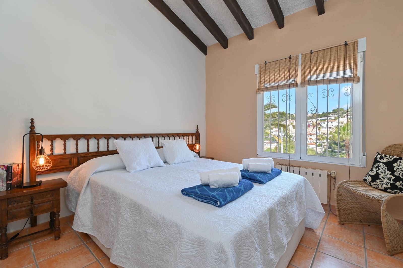 5 slaapkamer Villa voor vakantieverhuur in Benissa met zwembad garage - € 1.430 (Ref: 5531852)