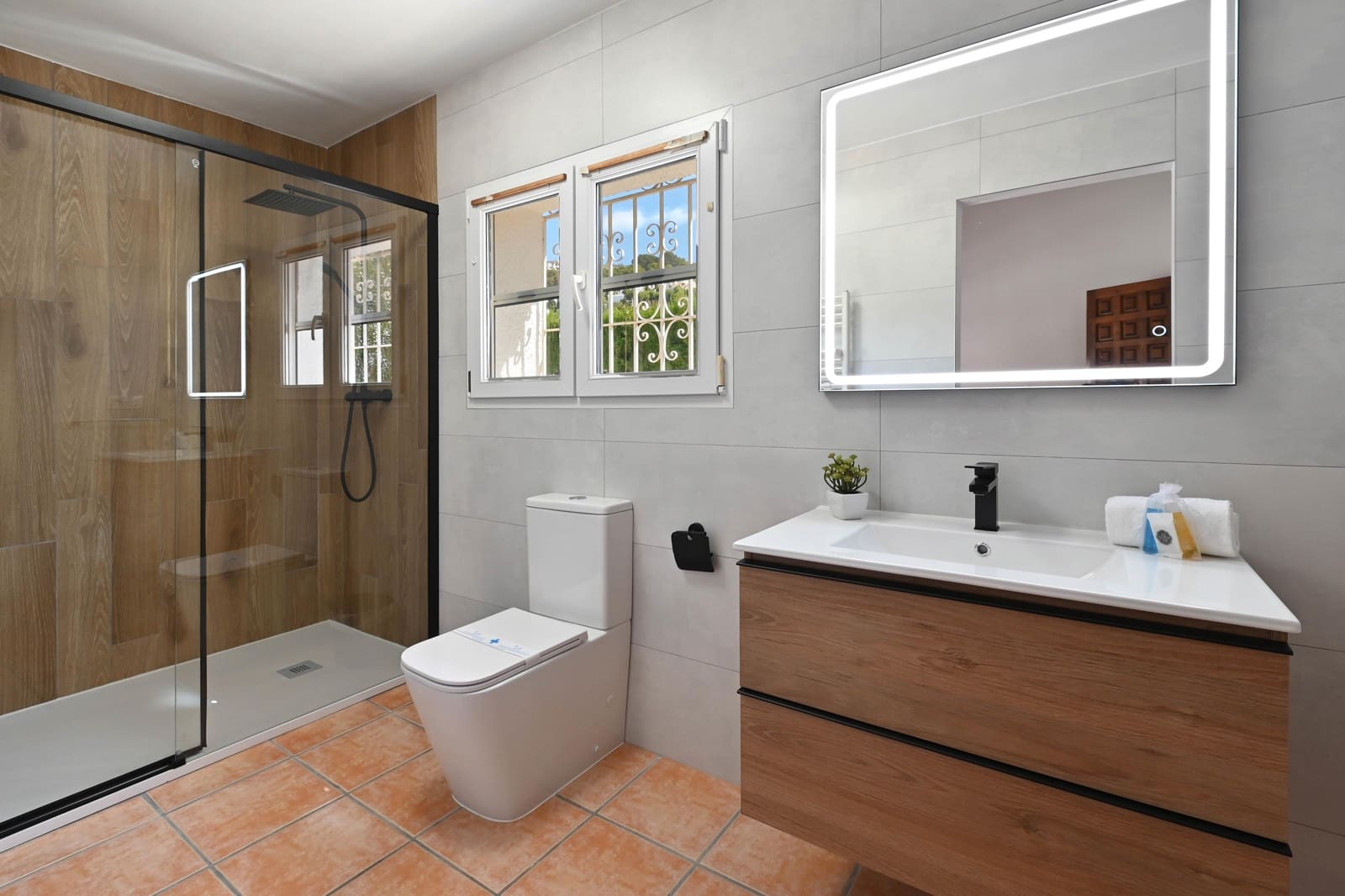 5 slaapkamer Villa voor vakantieverhuur in Benissa met zwembad garage - € 1.430 (Ref: 5531852)