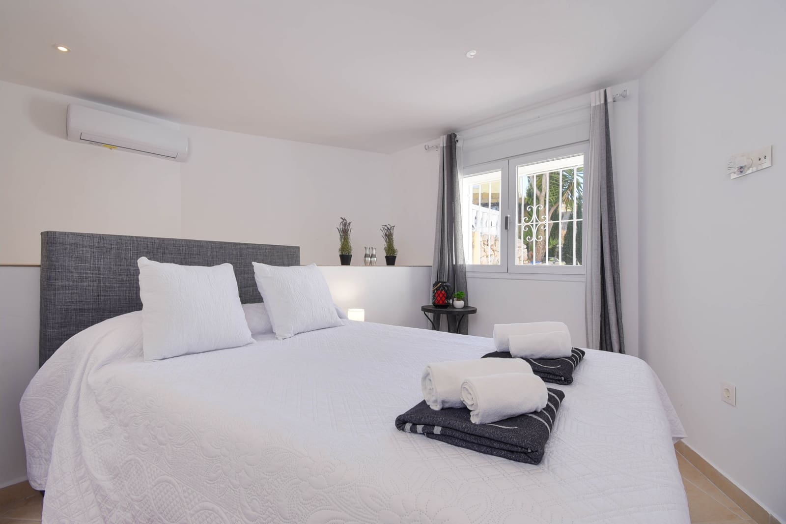 4 camera da letto Villa da affitare come casa vacanza in Cumbre del Sol con piscina - 1.243 € (Rif: 5531853)