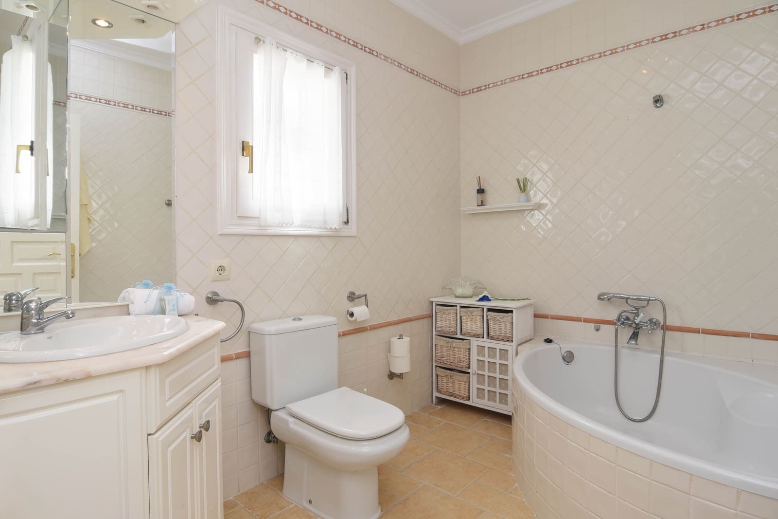 4 camera da letto Villa da affitare come casa vacanza in Cumbre del Sol con piscina - 1.243 € (Rif: 5531853)