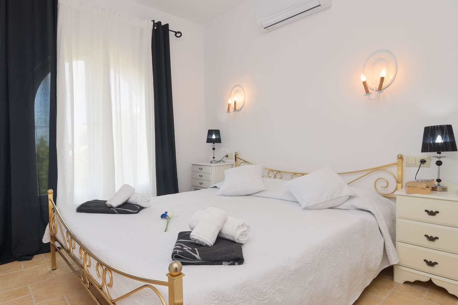 4 camera da letto Villa da affitare come casa vacanza in Cumbre del Sol con piscina - 1.243 € (Rif: 5531853)