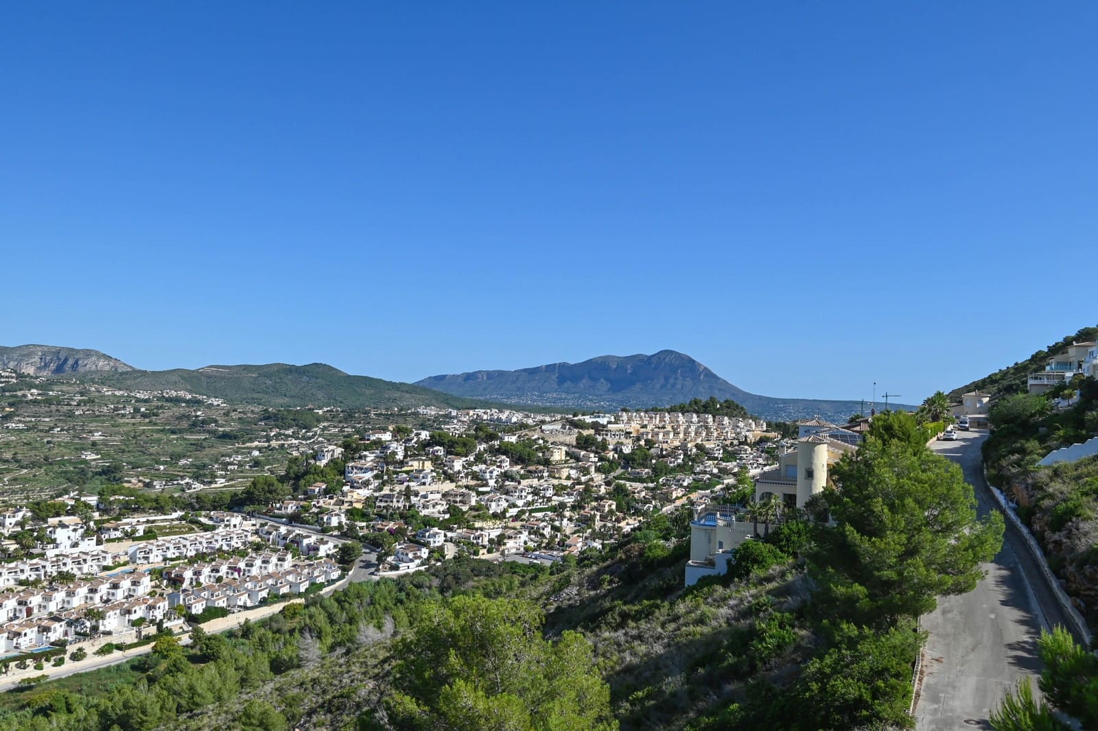 4 bedroom Villa for holiday rental in Cumbre del Sol with pool - € 1,243 (Ref: 5531853)