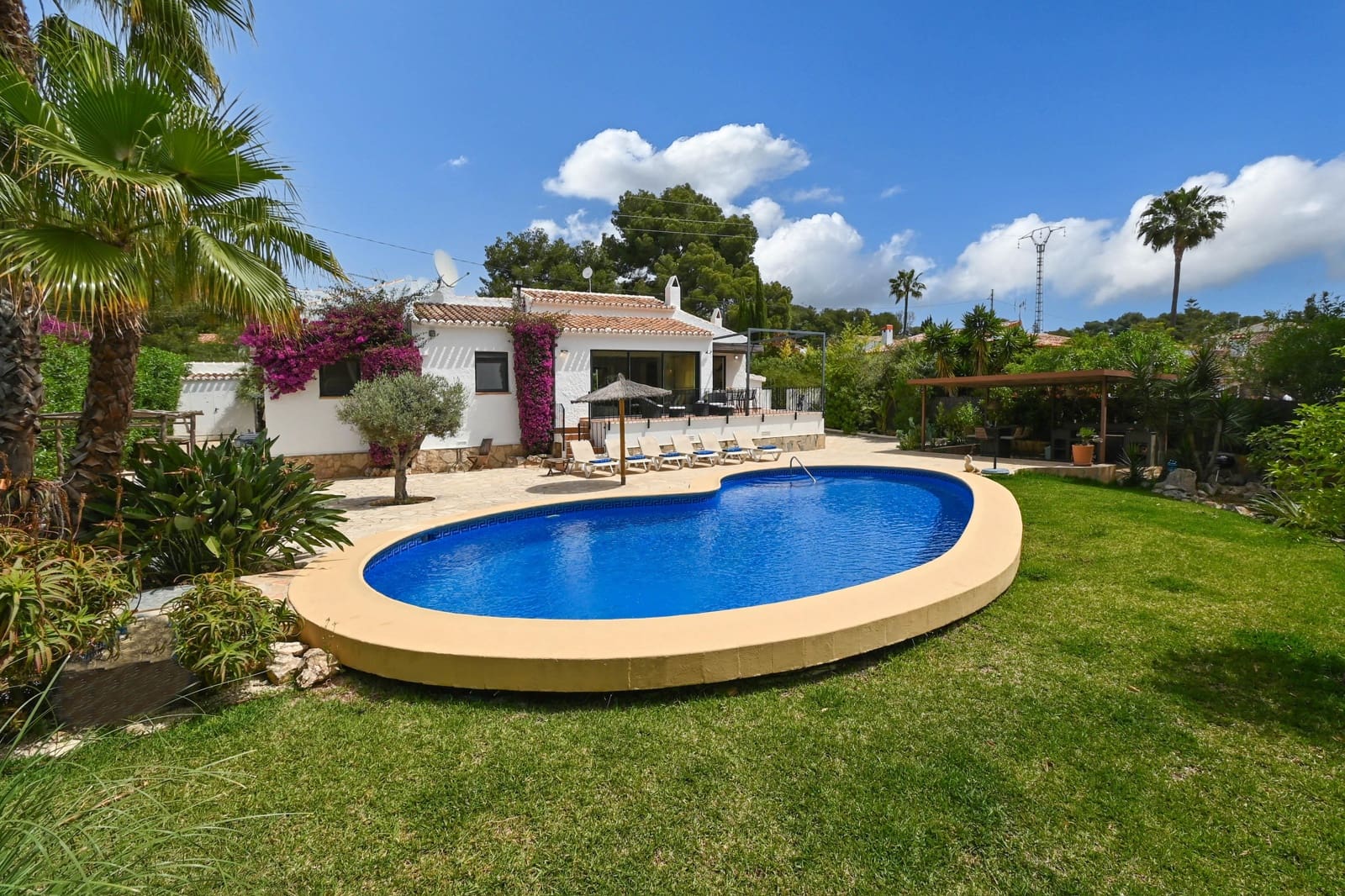 3 bedroom Villa for holiday rental in Javea / Xabia with pool garage - € 825 (Ref: 5652222)