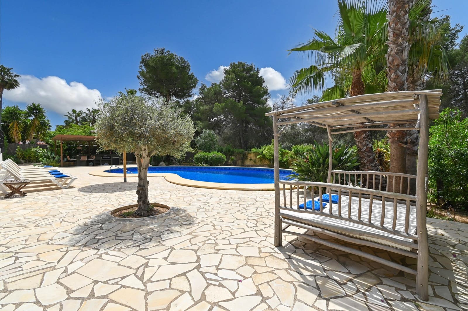 2 slaapkamer Villa voor vakantieverhuur in Javea / Xabia met zwembad garage - € 699 (Ref: 5652223)