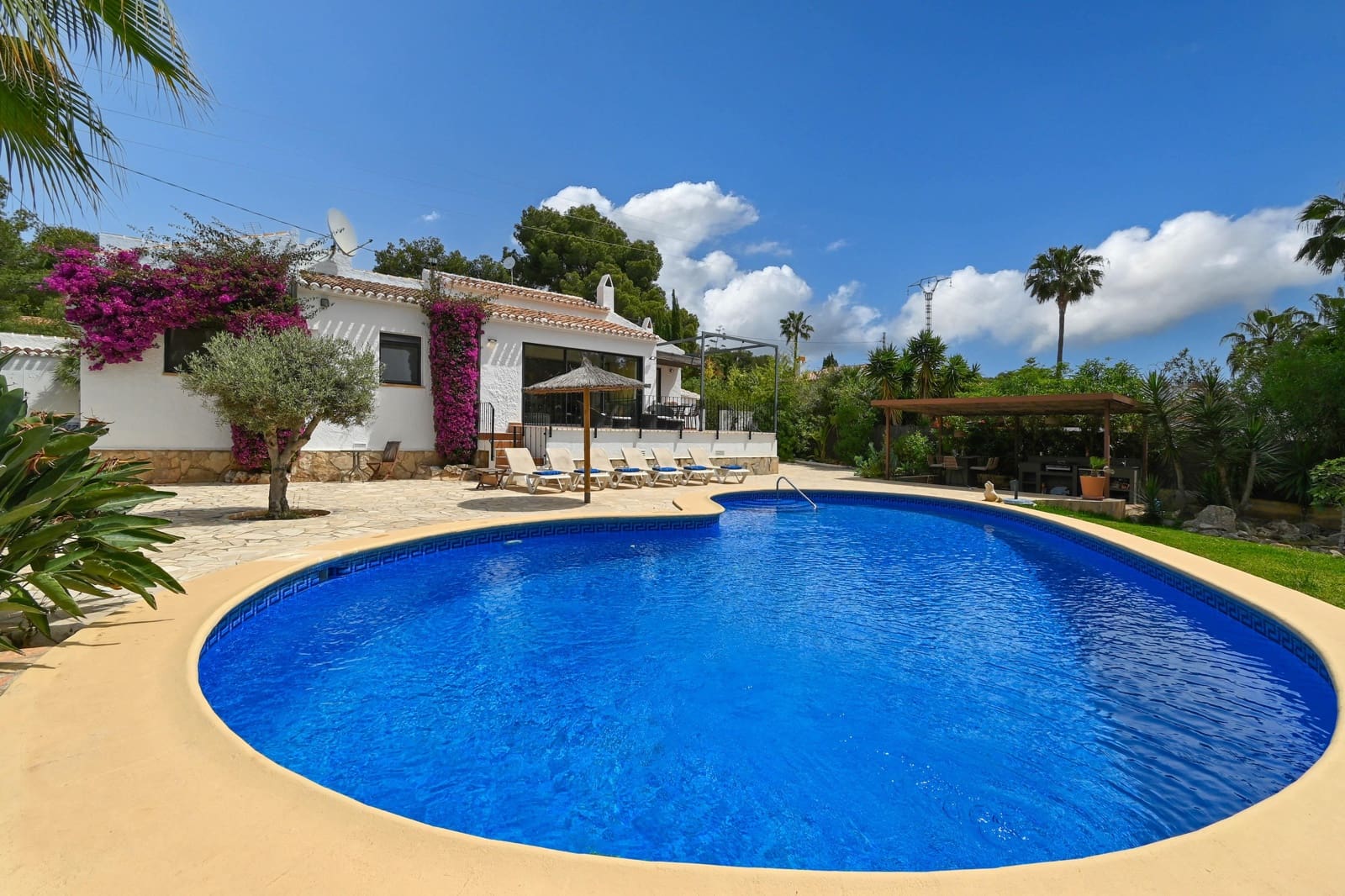 2 slaapkamer Villa voor vakantieverhuur in Javea / Xabia met zwembad garage - € 699 (Ref: 5652223)