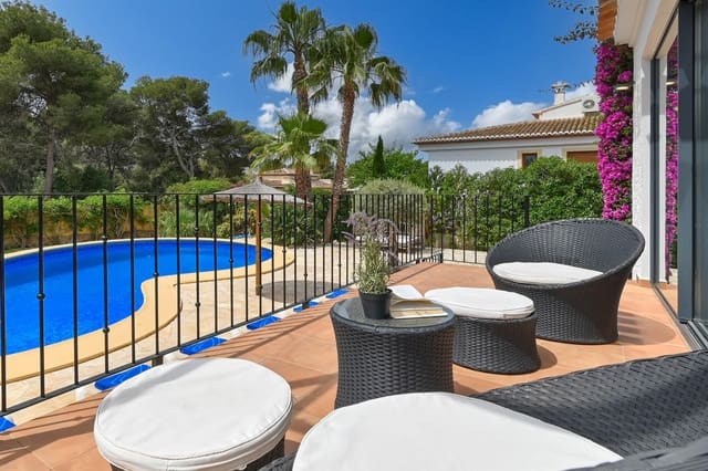 2 slaapkamer Villa voor vakantieverhuur in La Granadella  - Costa Nova, Javea / Xàbia met zwembad garage - € 699 (Ref: 5652223)