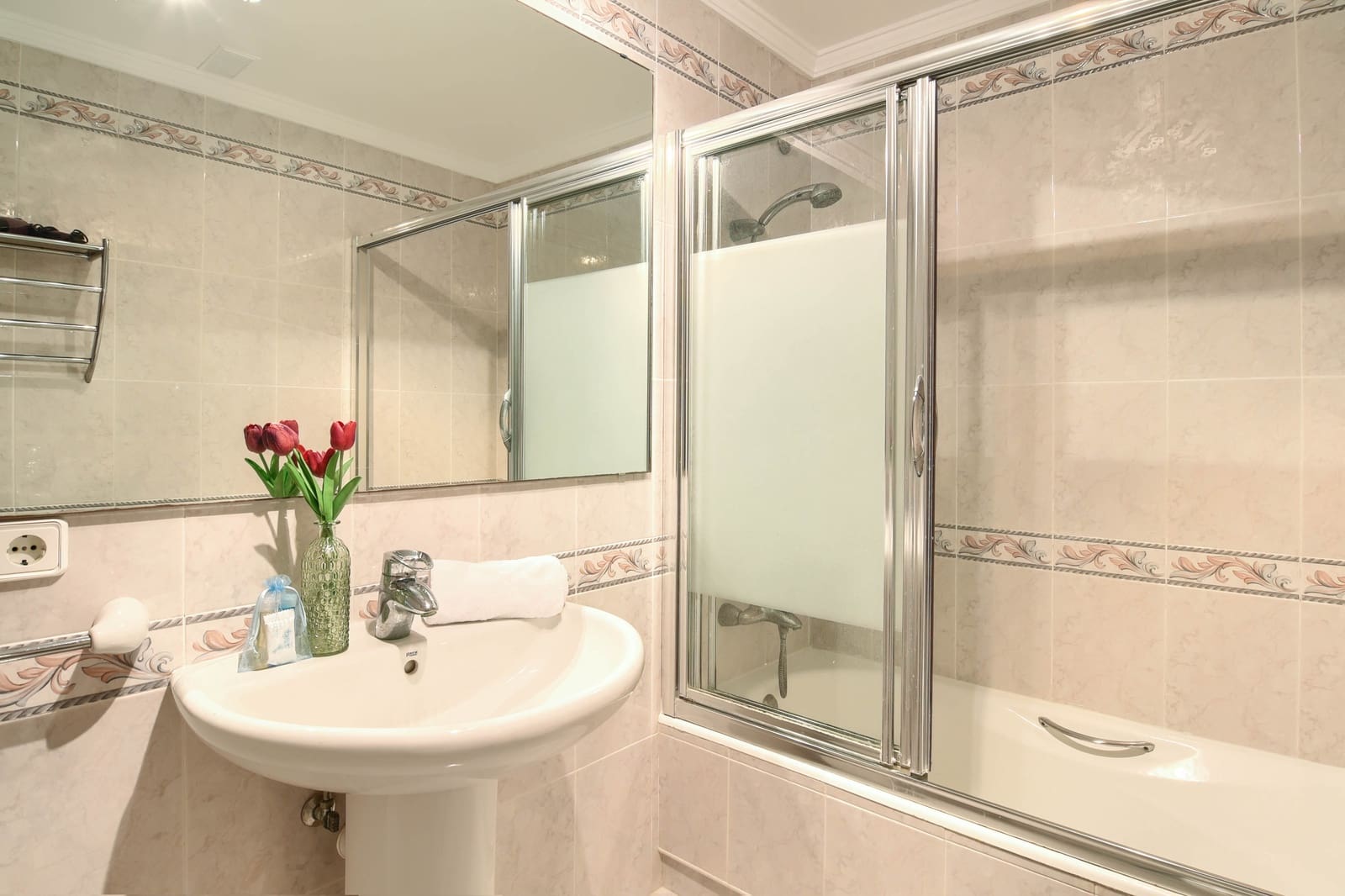 2 slaapkamer Appartement voor vakantieverhuur in Moraira met zwembad garage - € 660 (Ref: 5679072)