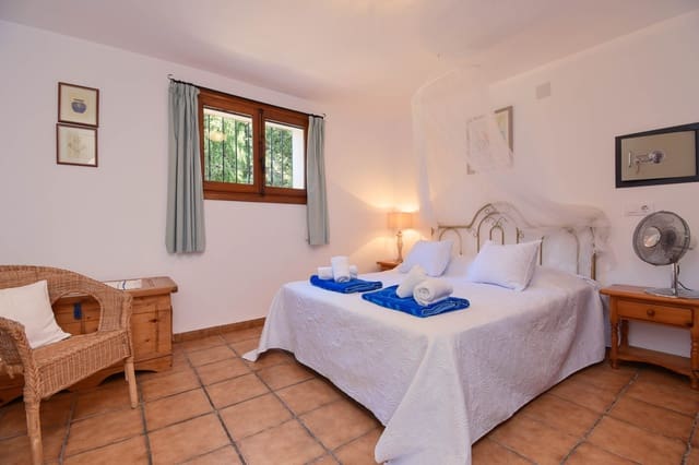 2 Zimmer Ferienvilla in Senija mit Pool Garage - 458 € (Ref: 5884583)
