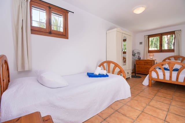 2 Zimmer Ferienvilla in Senija mit Pool Garage - 458 € (Ref: 5884583)