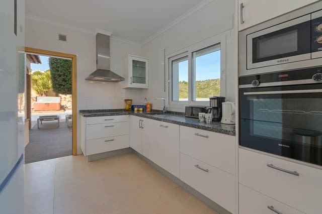 4 soverom Finca/Herregård til salgs i Benitachell / Benitatxell med svømmebasseng garasje - € 948 (Ref: 6043497)