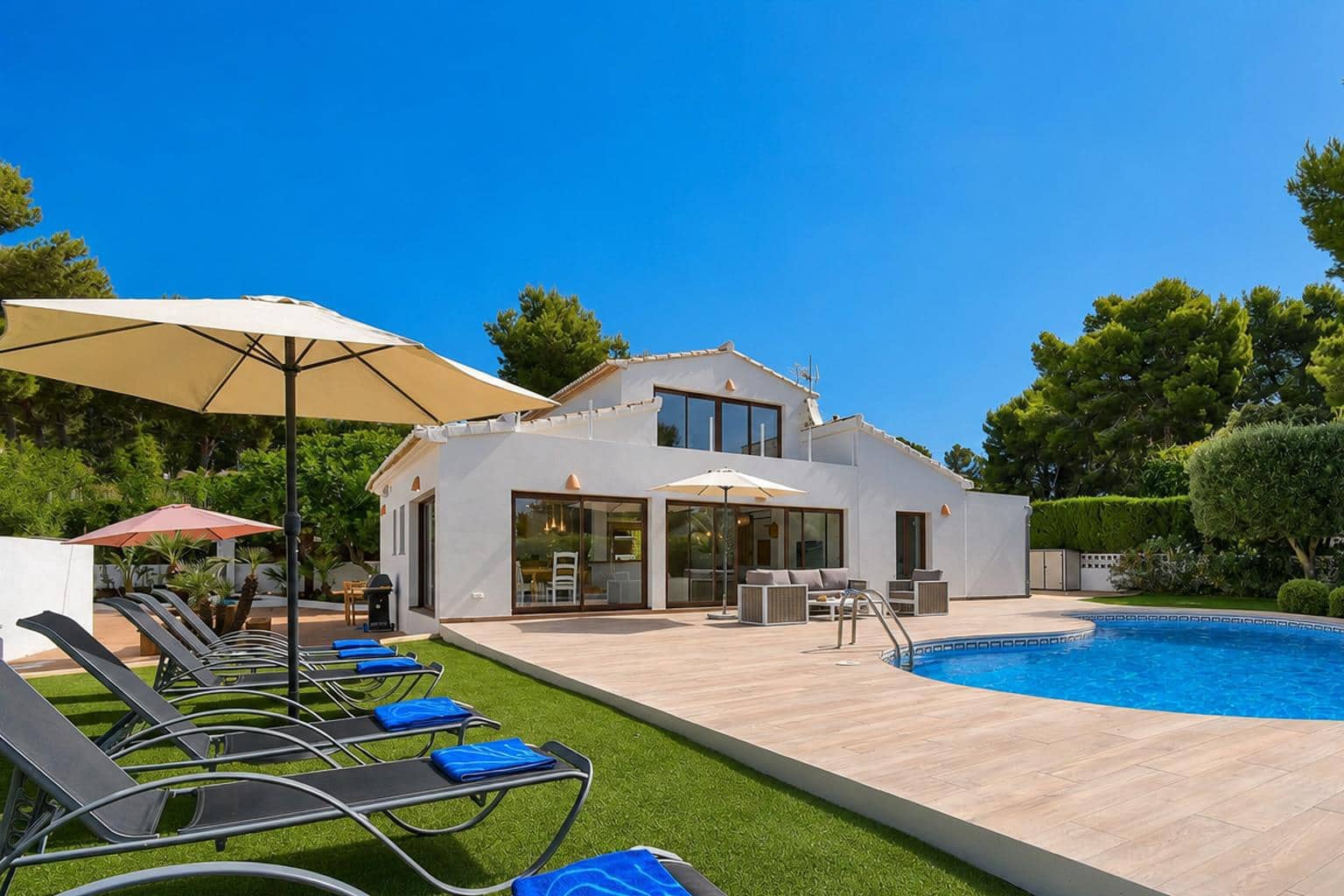 Villa/Maison de 3 chambres de location de vacances à Javea / Xabia avec piscine garage - 1 106 € (Ref: 6075626)