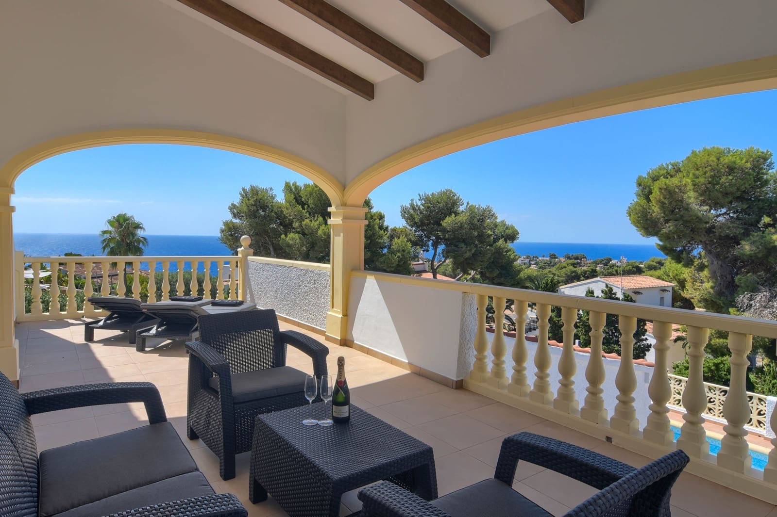 4 bedroom Villa for holiday rental in Javea / Xabia with pool garage - € 1,124 (Ref: 6209974)