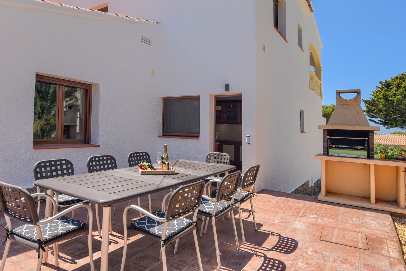 4 bedroom Villa for holiday rental in Javea / Xabia with pool garage - € 1,124 (Ref: 6209974)