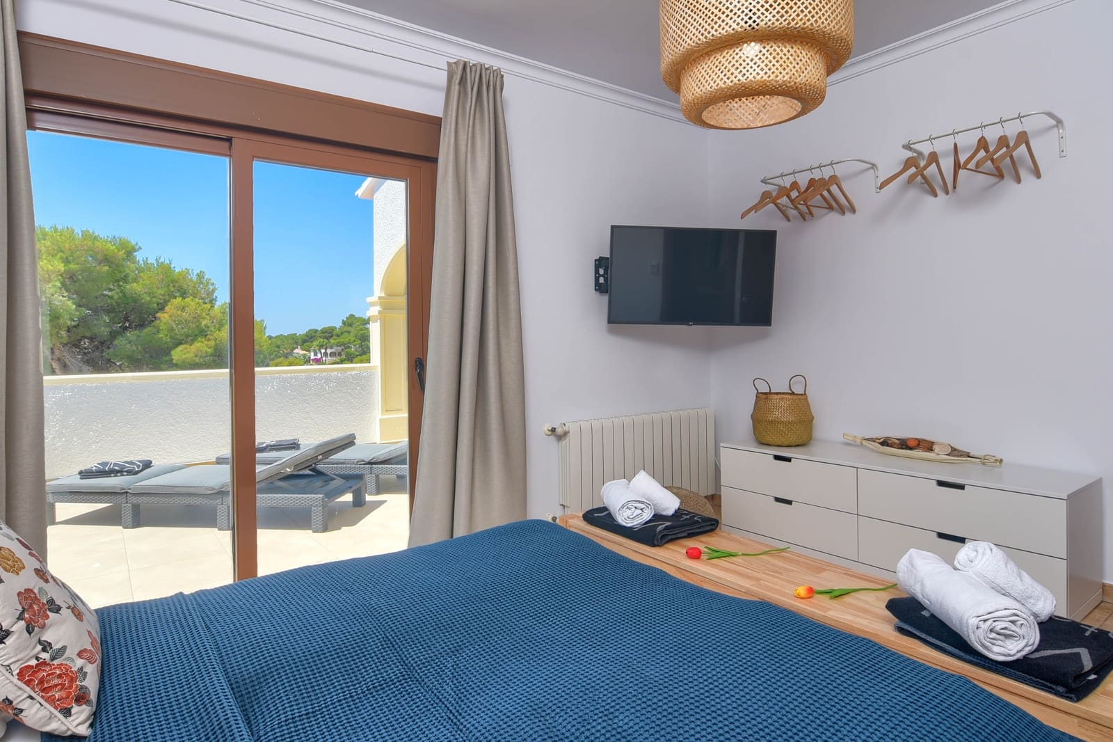 4 bedroom Villa for holiday rental in Javea / Xabia with pool garage - € 1,124 (Ref: 6209974)