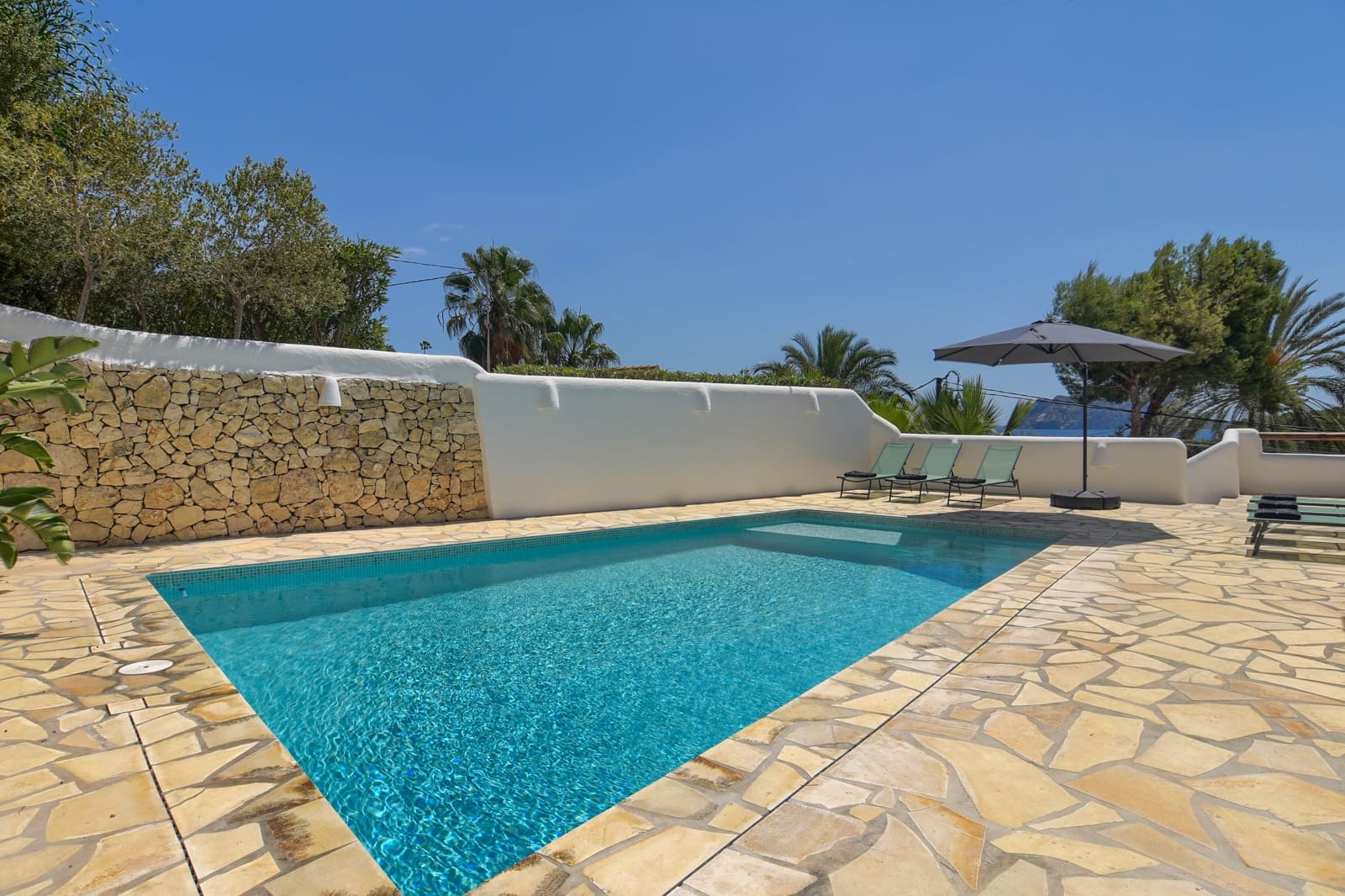 5 Zimmer Ferienvilla in Benissa mit Pool Garage - 1.757 € (Ref: 6275954)