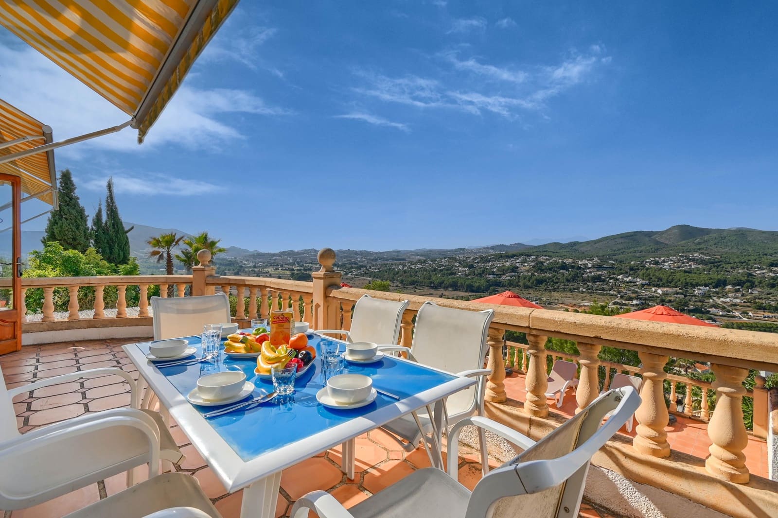 4 bedroom Villa for holiday rental in Javea / Xabia with pool garage - € 1,355 (Ref: 6466757)