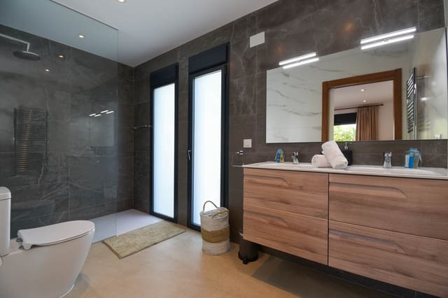 3 slaapkamer Villa voor vakantieverhuur in Benissa met zwembad garage - € 917 (Ref: 6560123)