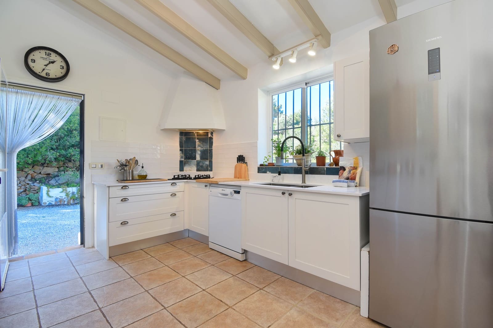 3 slaapkamer Villa voor vakantieverhuur in Jesus Pobre met zwembad garage - € 743 (Ref: 6714659)