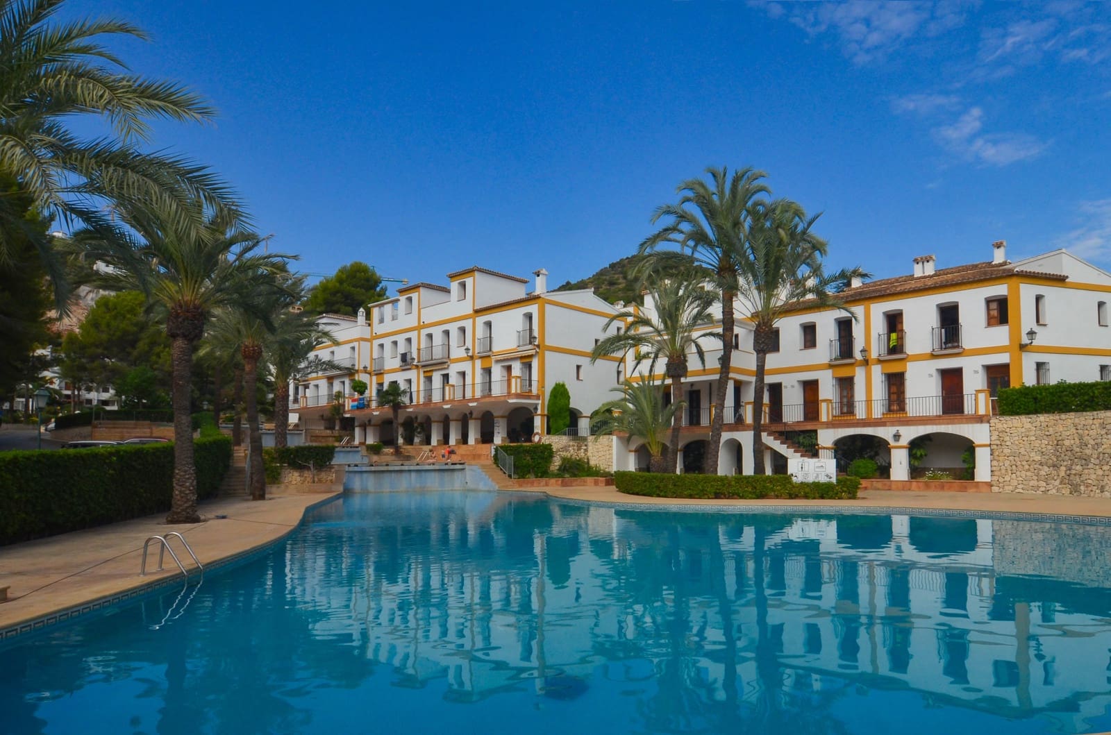 3 bedroom Townhouse for holiday rental in La Sella with pool garage - € 773 (Ref: 7006807)