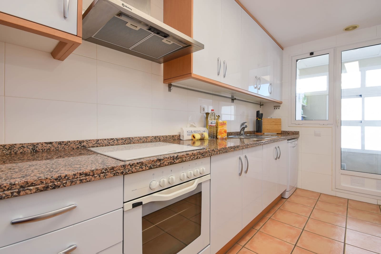 2 slaapkamer Appartement voor vakantieverhuur in Arenal met zwembad - € 458 (Ref: 7258987)