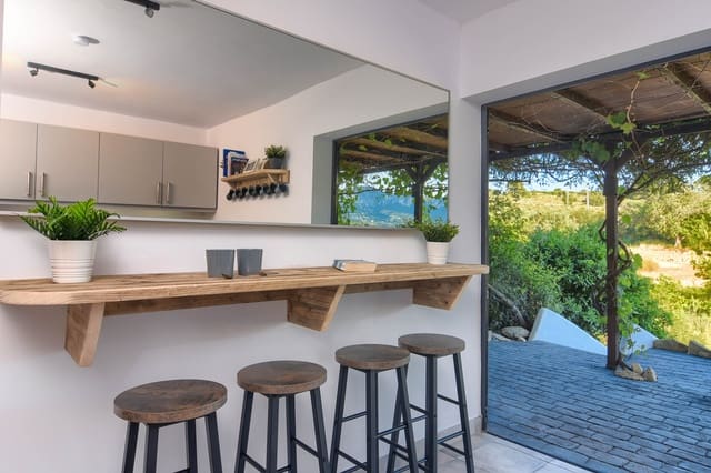 4 slaapkamer Villa voor vakantieverhuur in Benissa met zwembad garage - € 1.090 (Ref: 7316134)