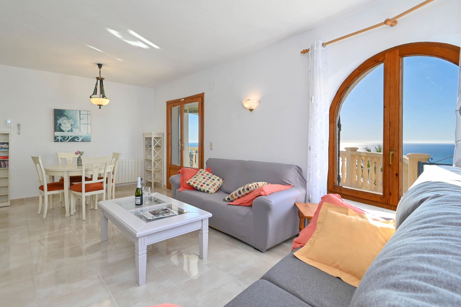 3 slaapkamer Villa voor vakantieverhuur in Cumbre del Sol met zwembad garage - € 737 (Ref: 7332229)