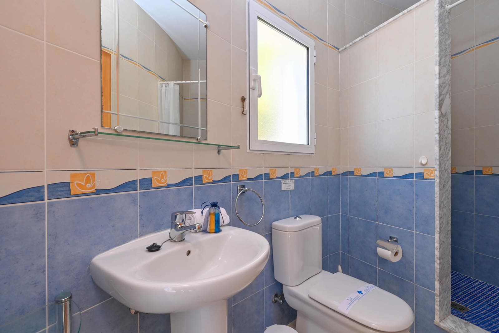 3 slaapkamer Villa voor vakantieverhuur in Cumbre del Sol met zwembad garage - € 737 (Ref: 7332229)