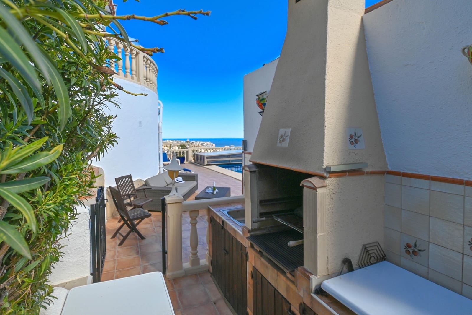 3 slaapkamer Villa voor vakantieverhuur in Cumbre del Sol met zwembad garage - € 737 (Ref: 7332229)