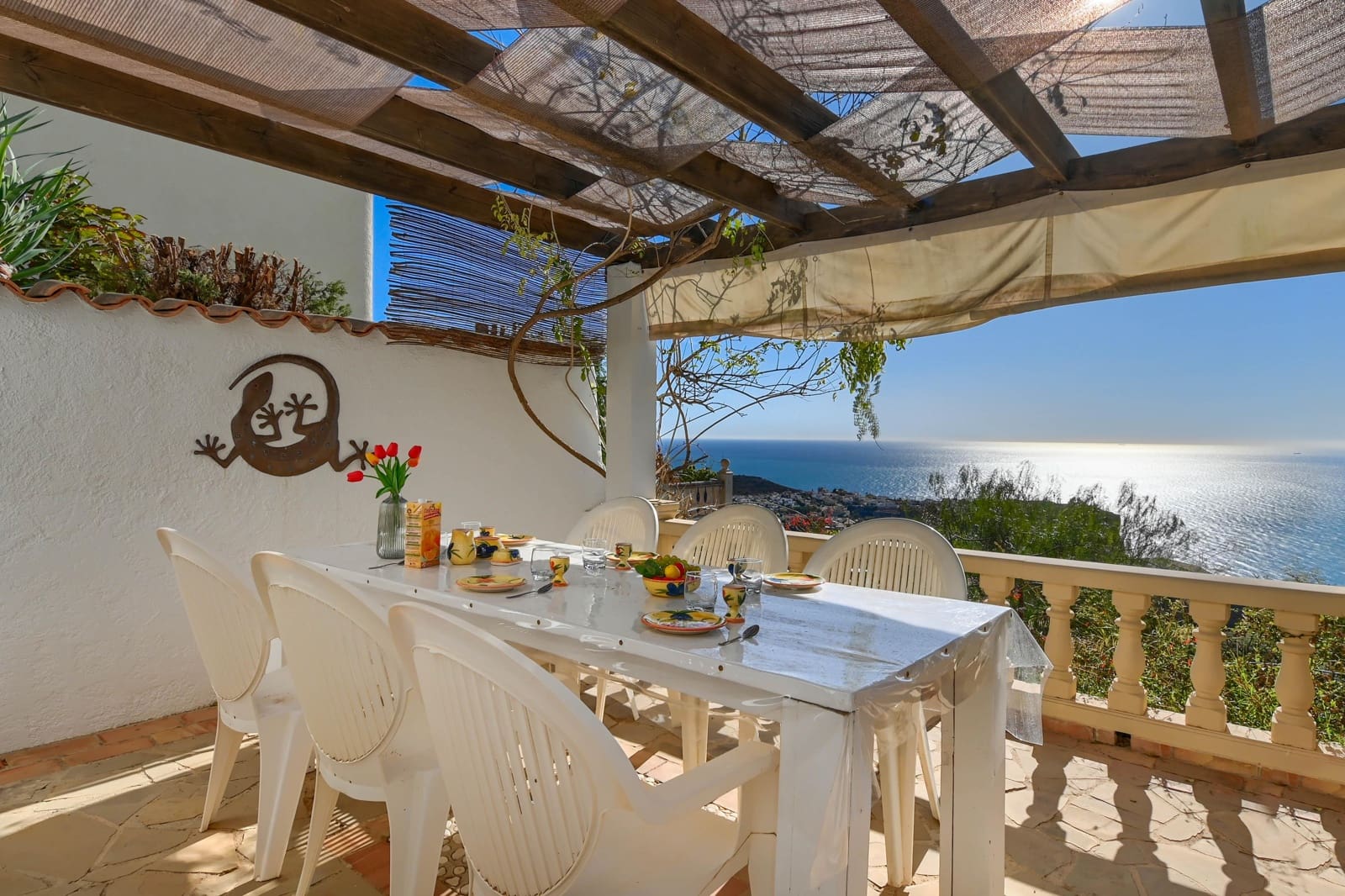 3 slaapkamer Villa voor vakantieverhuur in Cumbre del Sol met zwembad garage - € 737 (Ref: 7332229)