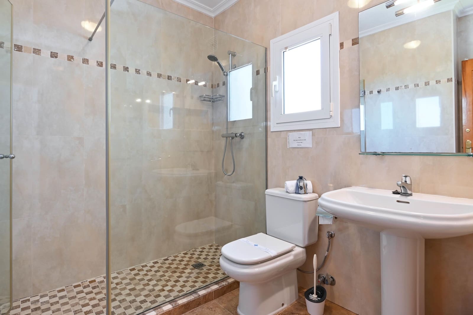 3 slaapkamer Villa voor vakantieverhuur in Cumbre del Sol met zwembad garage - € 737 (Ref: 7332229)