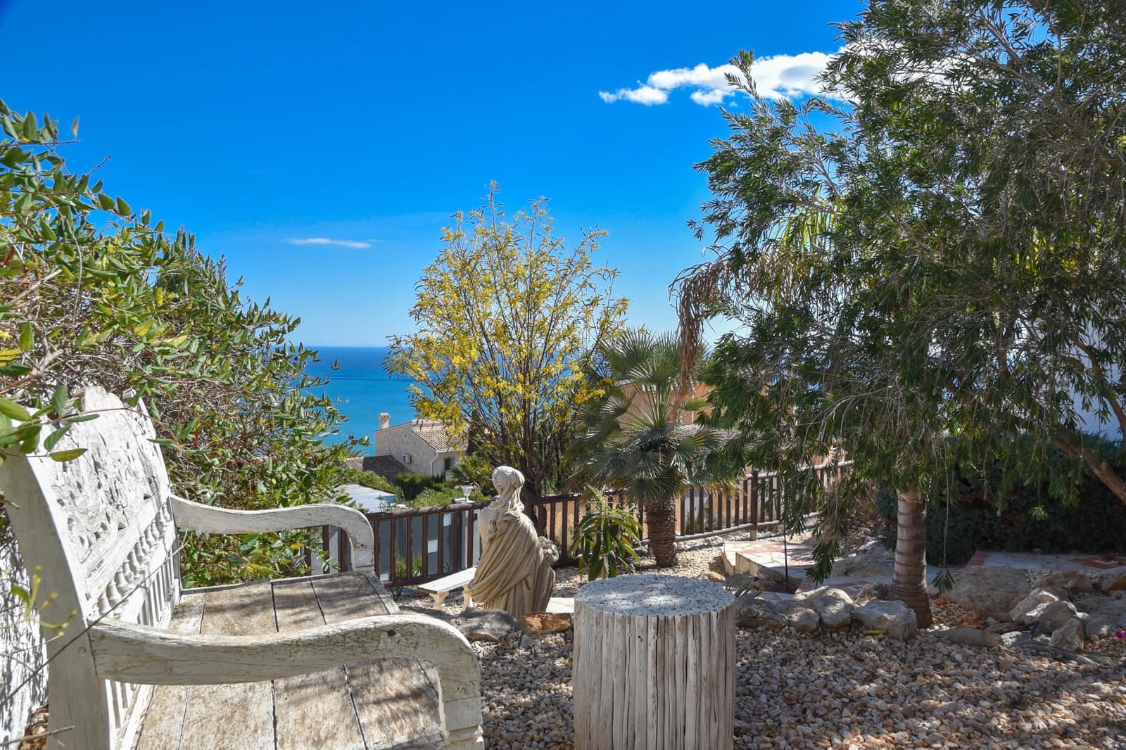 3 slaapkamer Villa voor vakantieverhuur in Cumbre del Sol met zwembad garage - € 737 (Ref: 7332229)