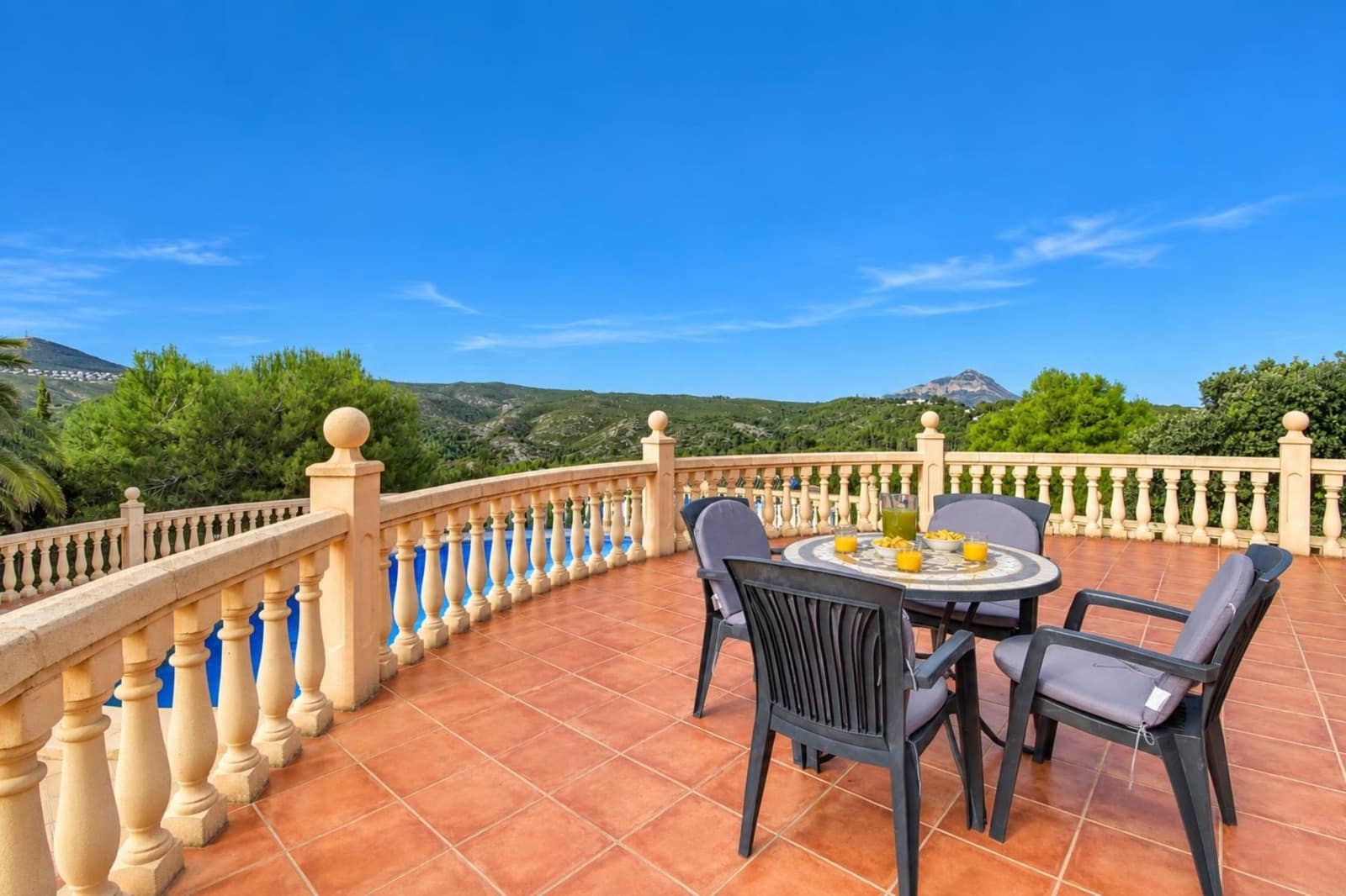 3 sovrum Villa för semesterbostäder i Javea / Xabia med pool garage - 843 € (Ref: 7332231)