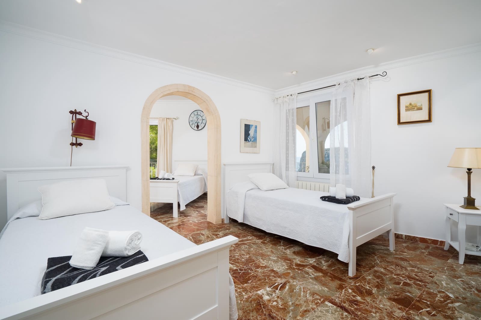 6 sypialnia Willa na kwatery wakacyjne w Ambolo z basenem garażem - 8 616 € (Ref: 7490405)