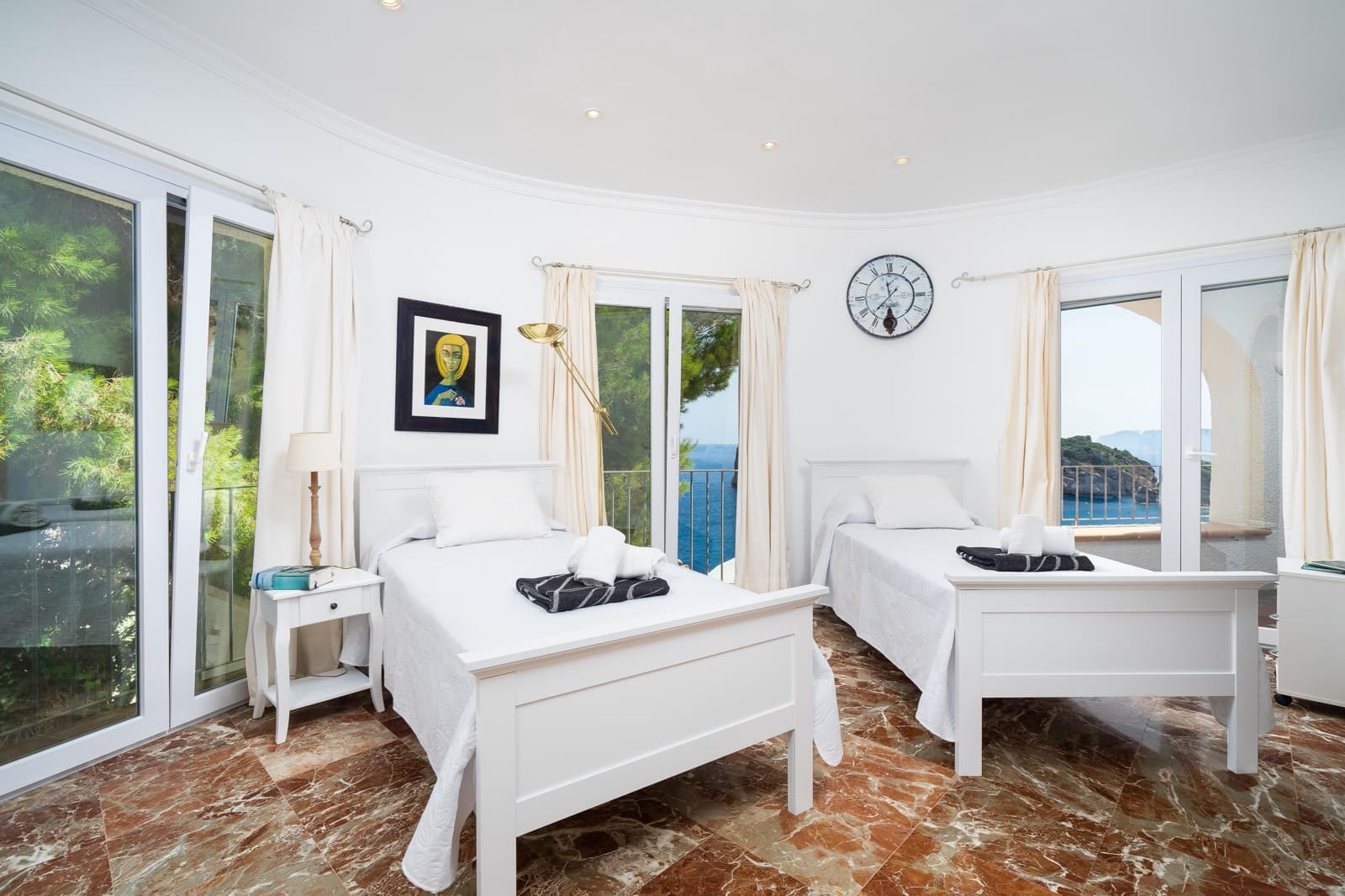 6 sypialnia Willa na kwatery wakacyjne w Ambolo z basenem garażem - 8 616 € (Ref: 7490405)