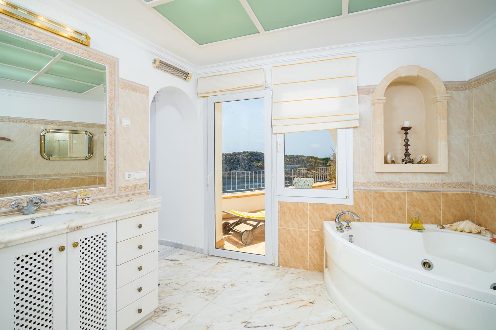 6 sypialnia Willa na kwatery wakacyjne w Ambolo z basenem garażem - 8 616 € (Ref: 7490405)