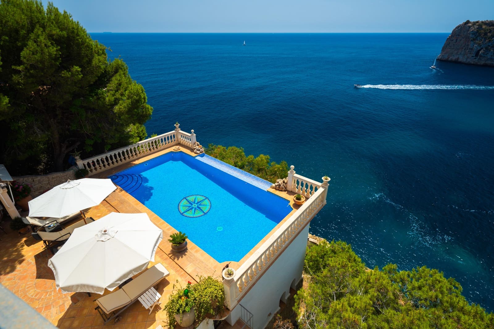 6 sypialnia Willa na kwatery wakacyjne w Ambolo z basenem garażem - 8 616 € (Ref: 7490405)