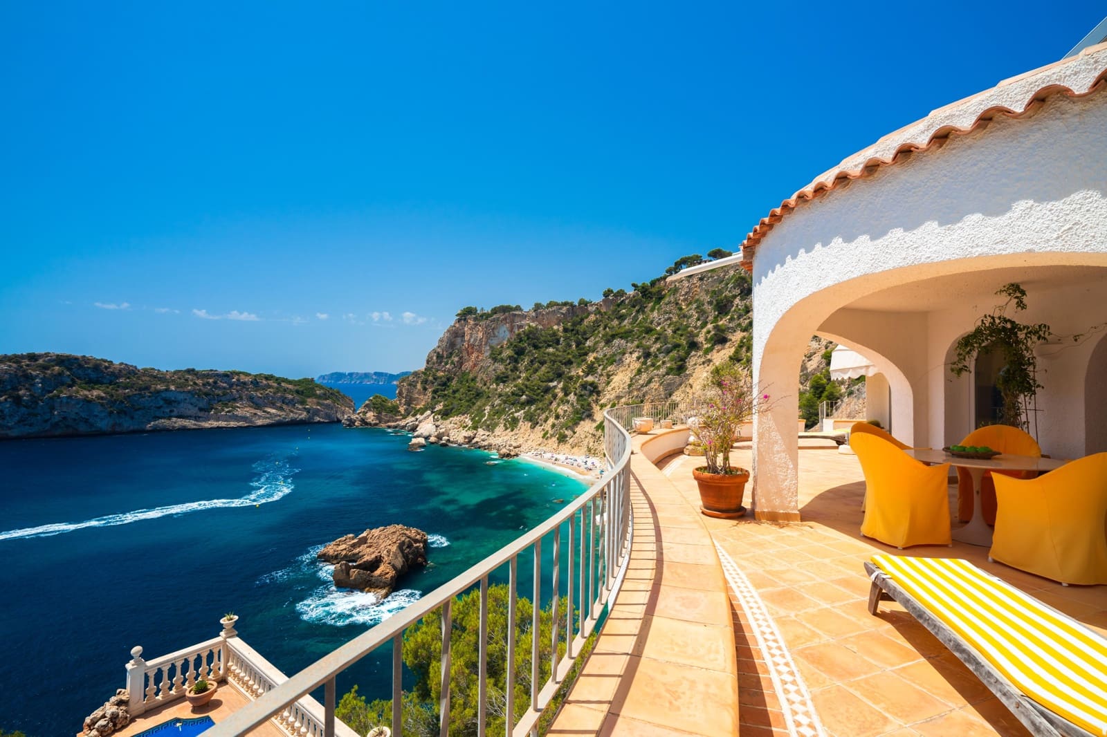 6 sypialnia Willa na kwatery wakacyjne w Ambolo z basenem garażem - 8 616 € (Ref: 7490405)