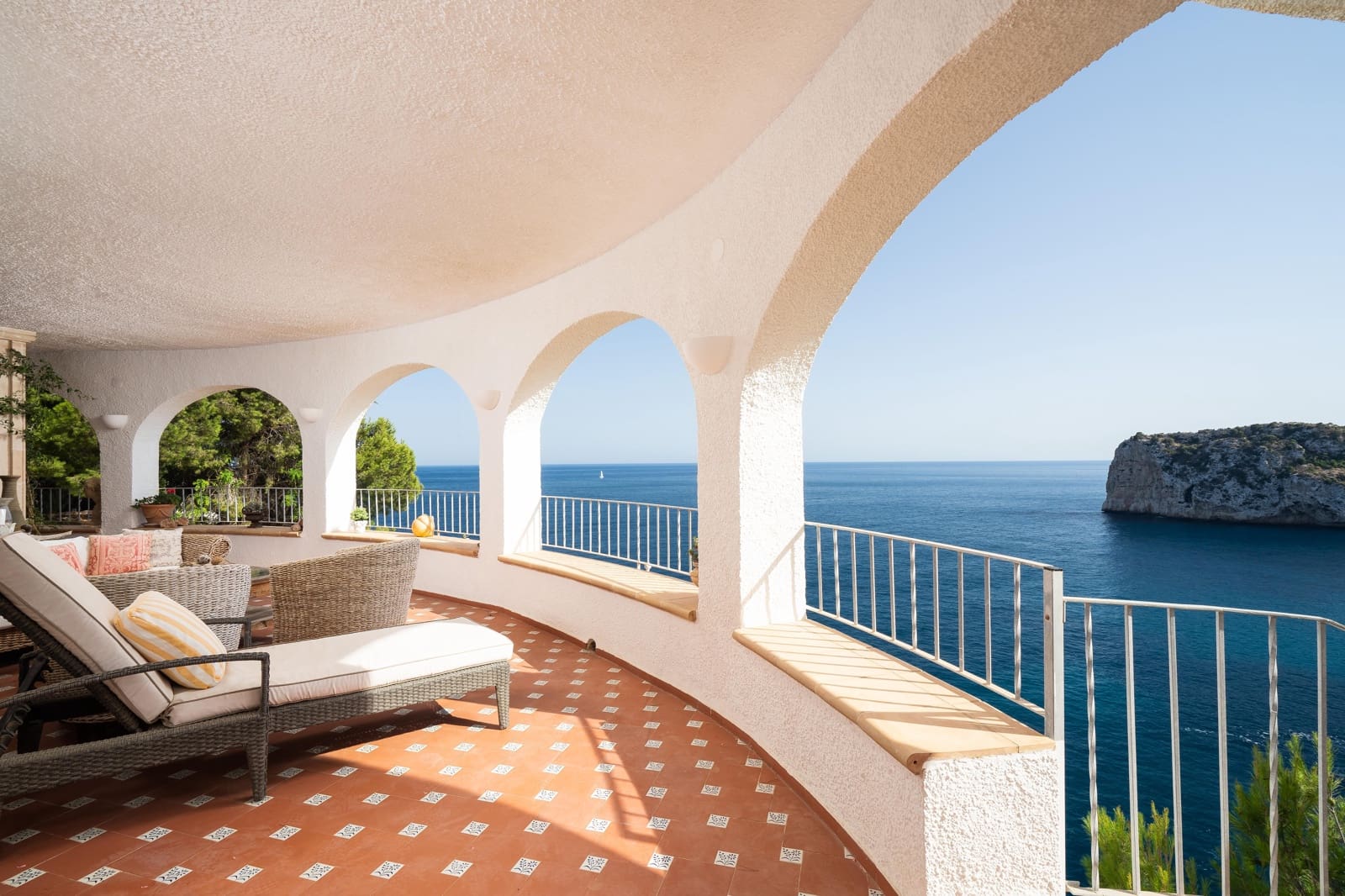 6 sypialnia Willa na kwatery wakacyjne w Ambolo z basenem garażem - 8 616 € (Ref: 7490405)