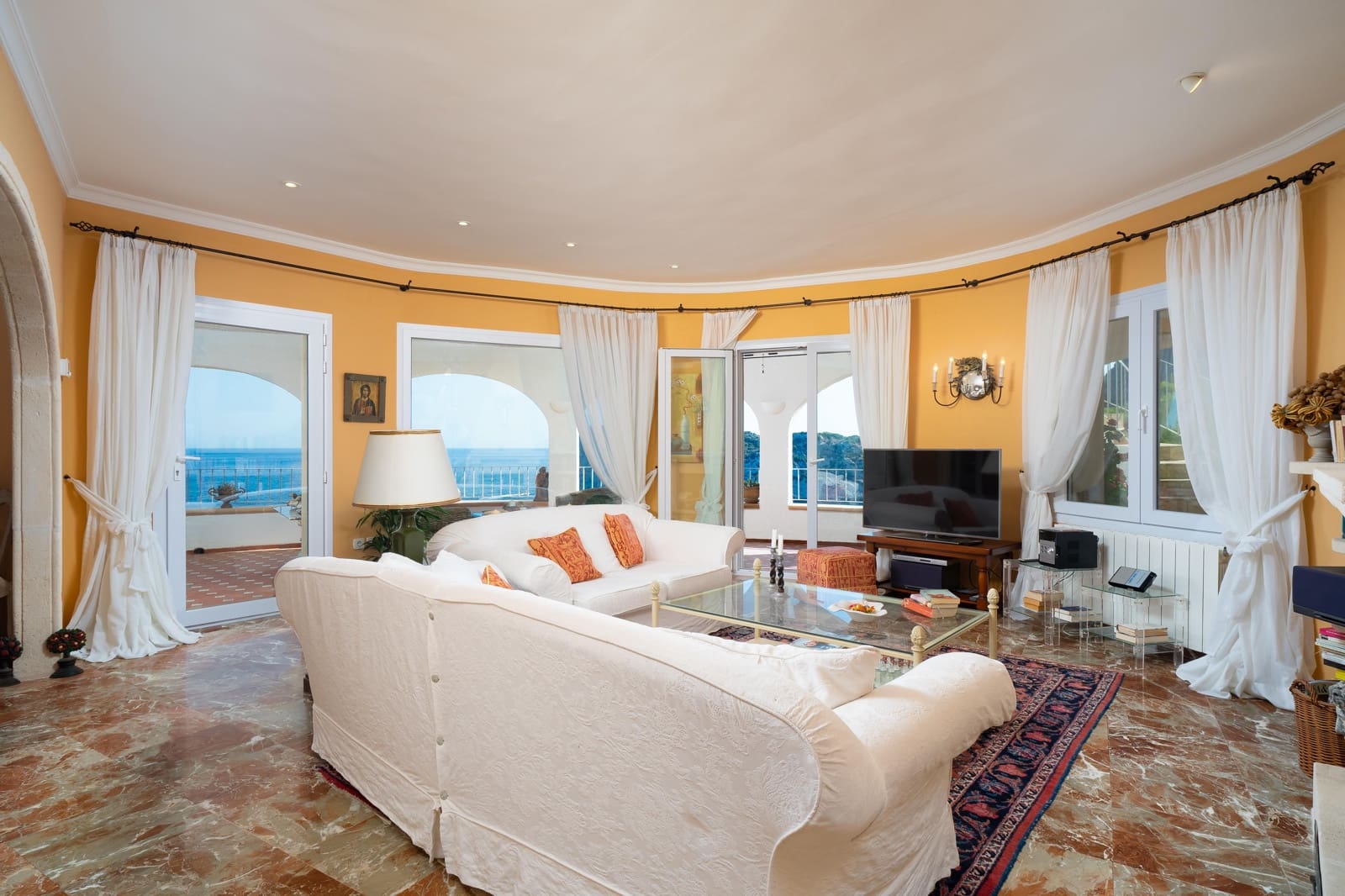 6 sypialnia Willa na kwatery wakacyjne w Ambolo z basenem garażem - 8 616 € (Ref: 7490405)