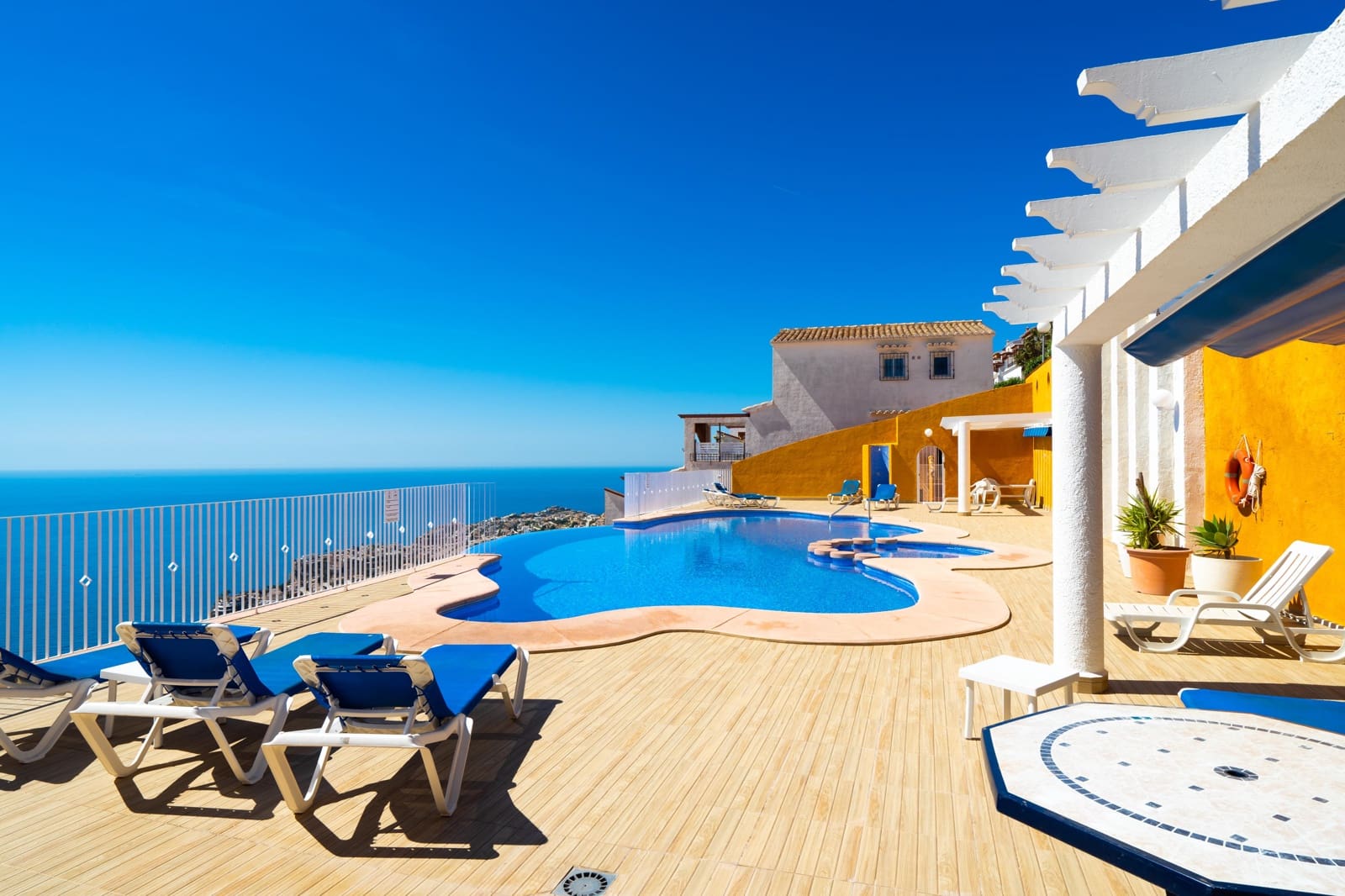 2 slaapkamer Appartement voor vakantieverhuur in Cumbre del Sol met zwembad garage - € 486 (Ref: 7574142)