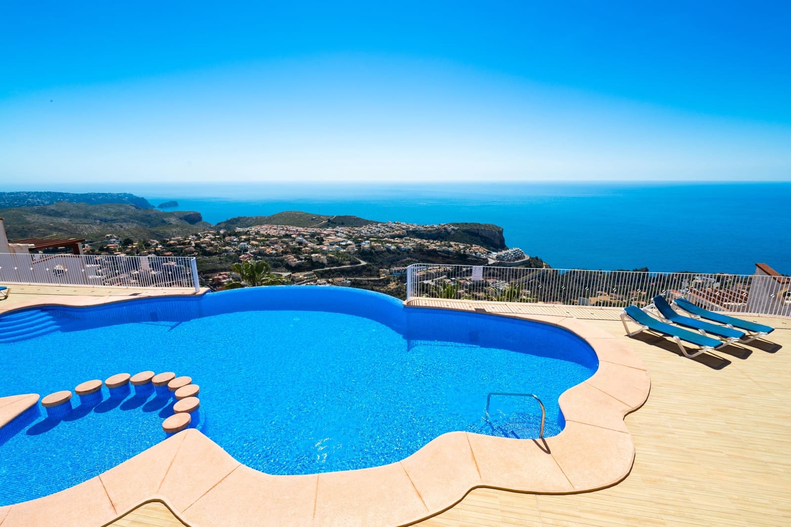 2 slaapkamer Appartement voor vakantieverhuur in Cumbre del Sol met zwembad garage - € 486 (Ref: 7574142)