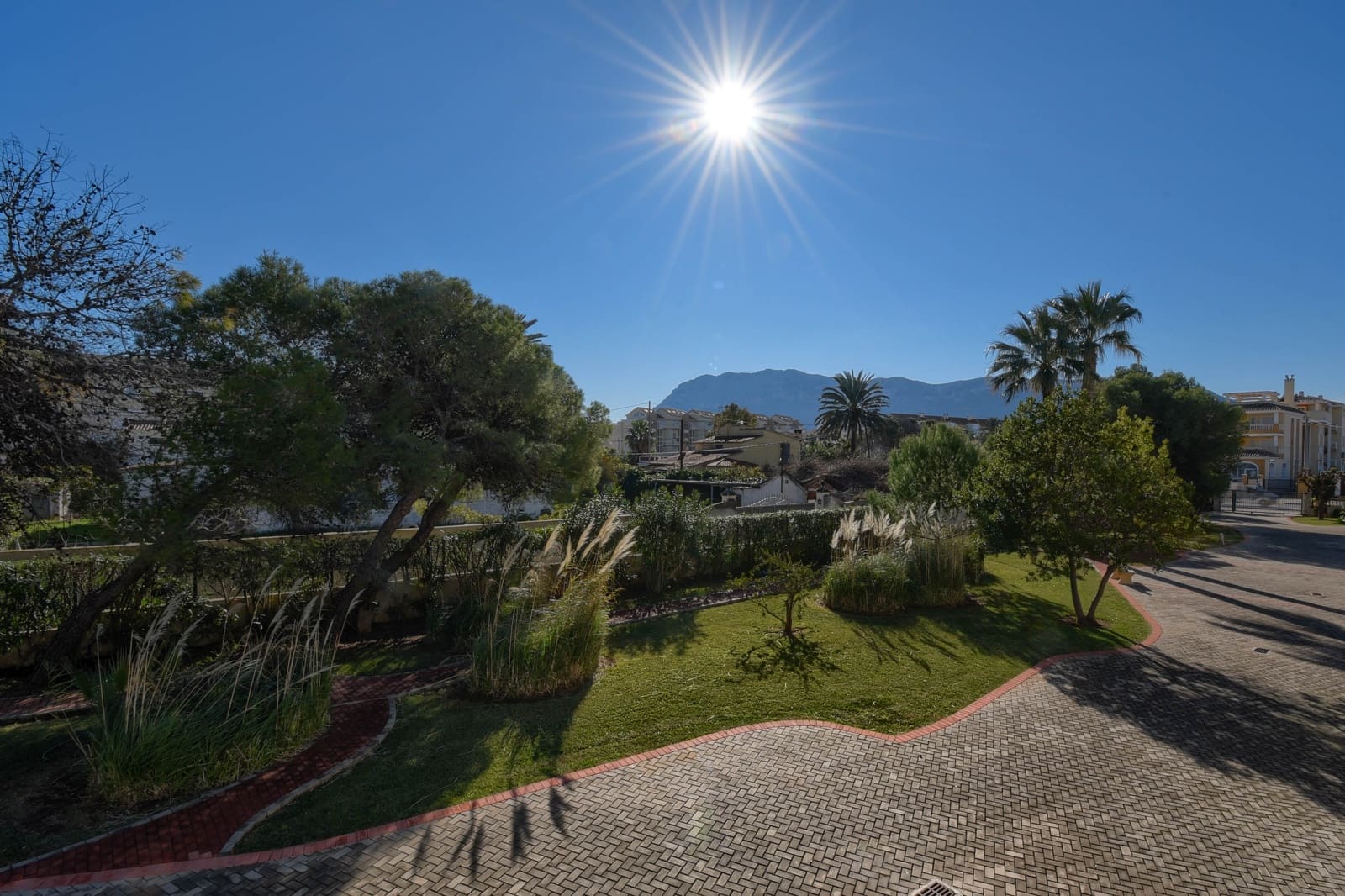 2 slaapkamer Appartement voor vakantieverhuur in Denia met garage - € 400 (Ref: 7600990)