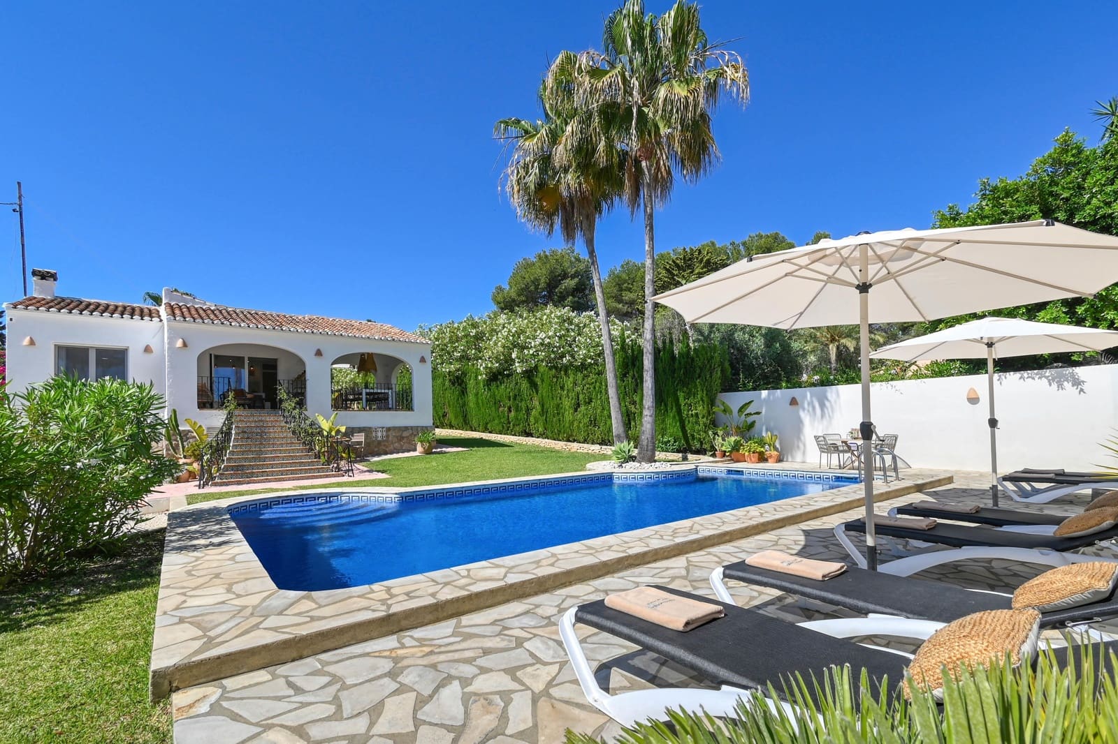 3 bedroom Villa for holiday rental in Javea / Xabia with pool garage - € 1,078 (Ref: 7646738)