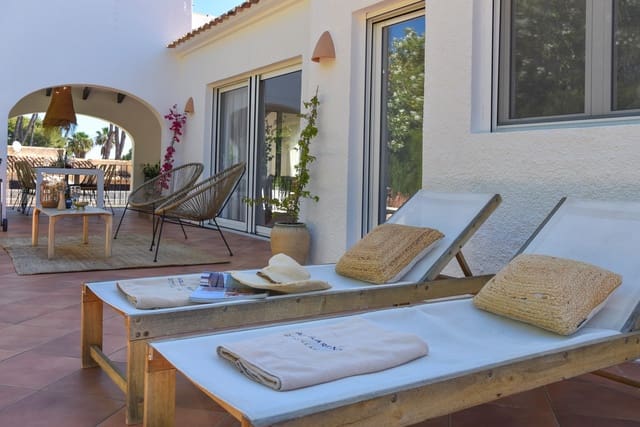 Villa/Maison de 3 chambres de location de vacances à Cap Martí - El Tossalet - Pinomar, Javea / Xàbia avec piscine garage - 1 078 € (Ref: 7646738)