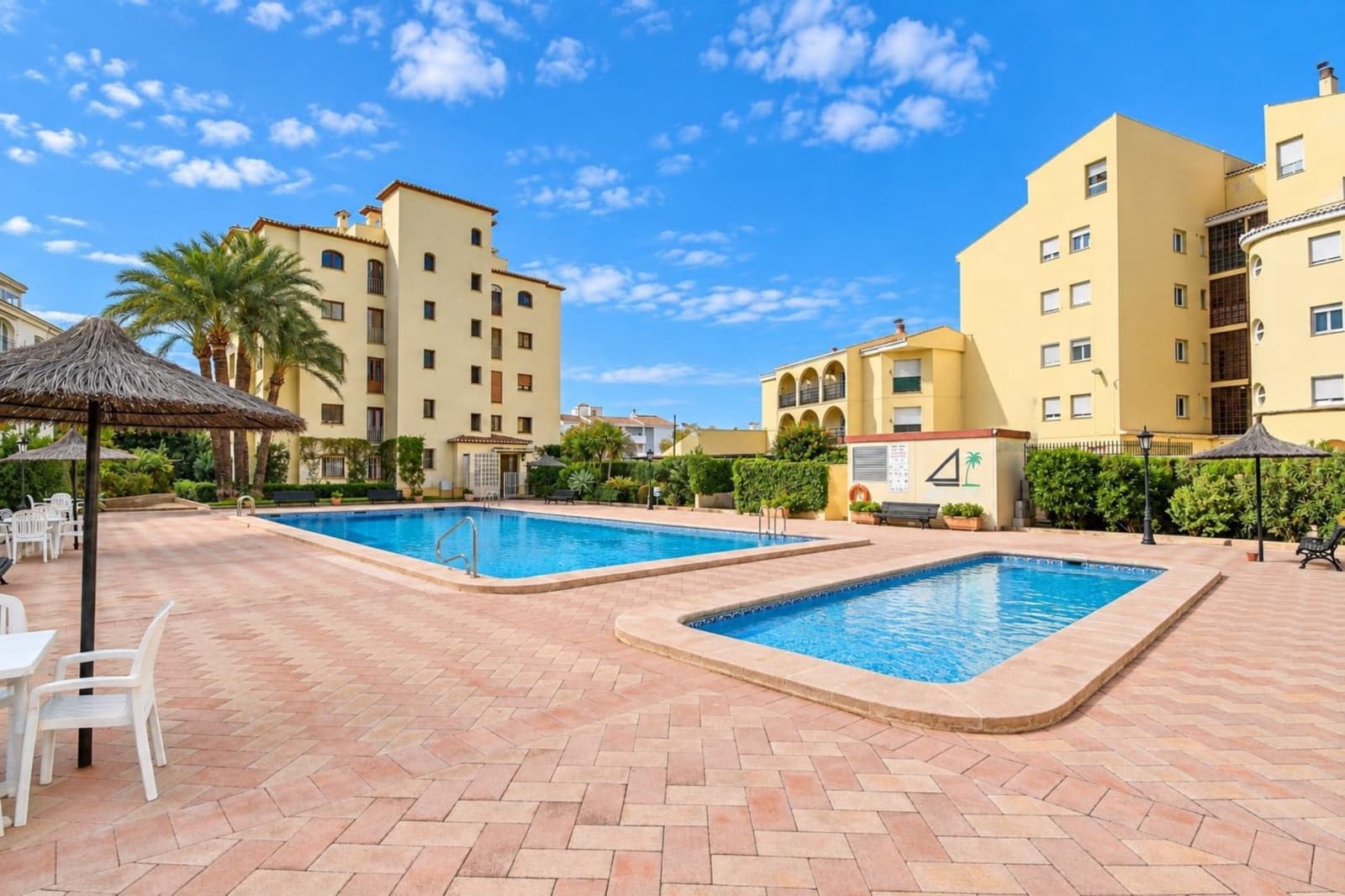   1 soveværelse   ferieLejlighed i Javea / Xabia   med   swimmingpool  garage  - € 229 (Ref: 7800660)