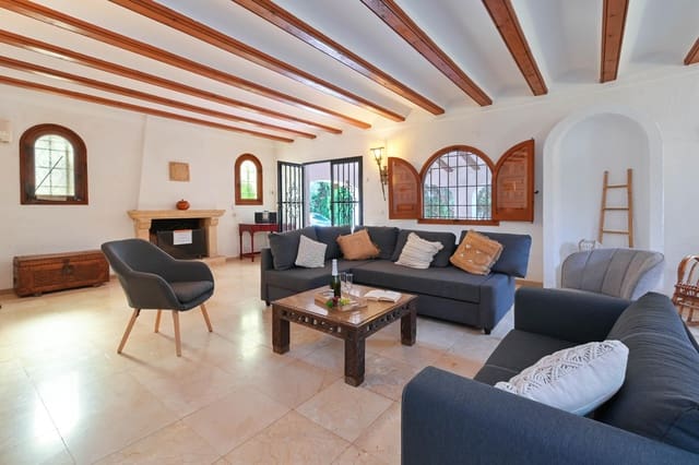 Chalet de 4 habitaciones en Montgó - Ermita, Javea / Xàbia en alquiler vacacional con piscina garaje - 943 € (Ref: 7870931)