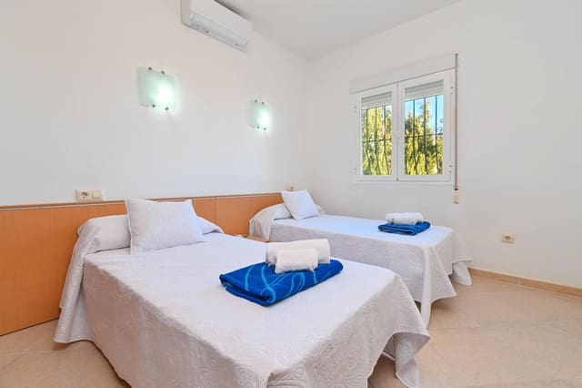 3 bedroom Villa for holiday rental in Cumbre del Sol, Benitachell / Benitatxell with pool - € 804 (Ref: 8015417)